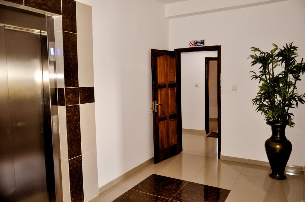 Guest House Lumen Lomé Exterior photo