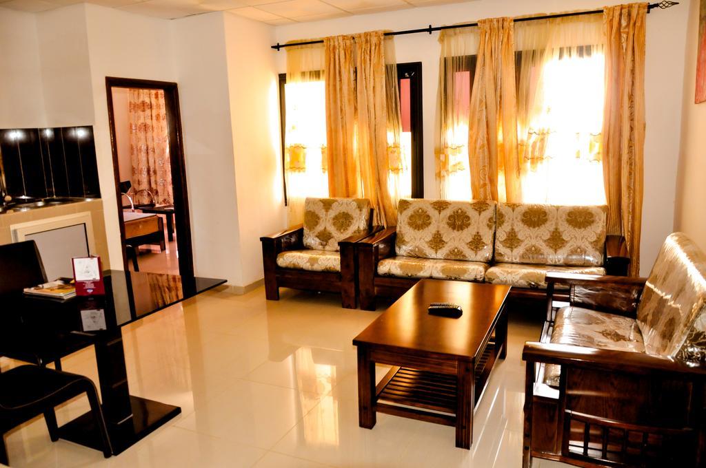 Guest House Lumen Lomé Exterior photo