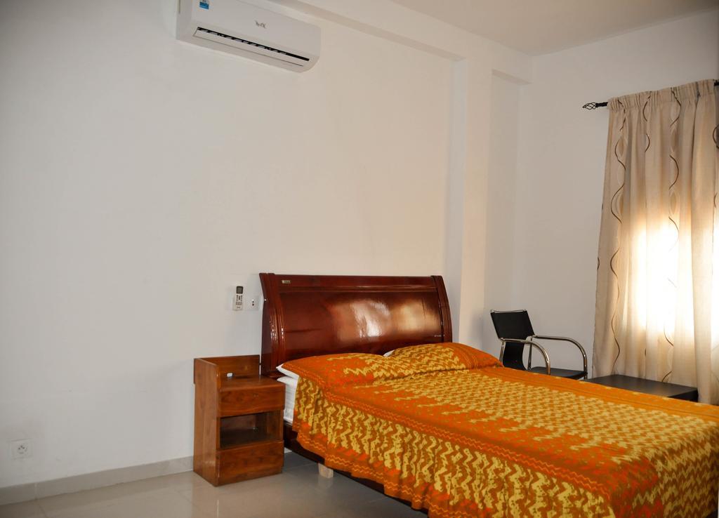 Guest House Lumen Lomé Exterior photo